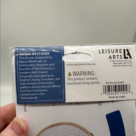 Leisure Arts Mini Maker Cross Stitch Kit with Avocado Design - Picture 4 of 5